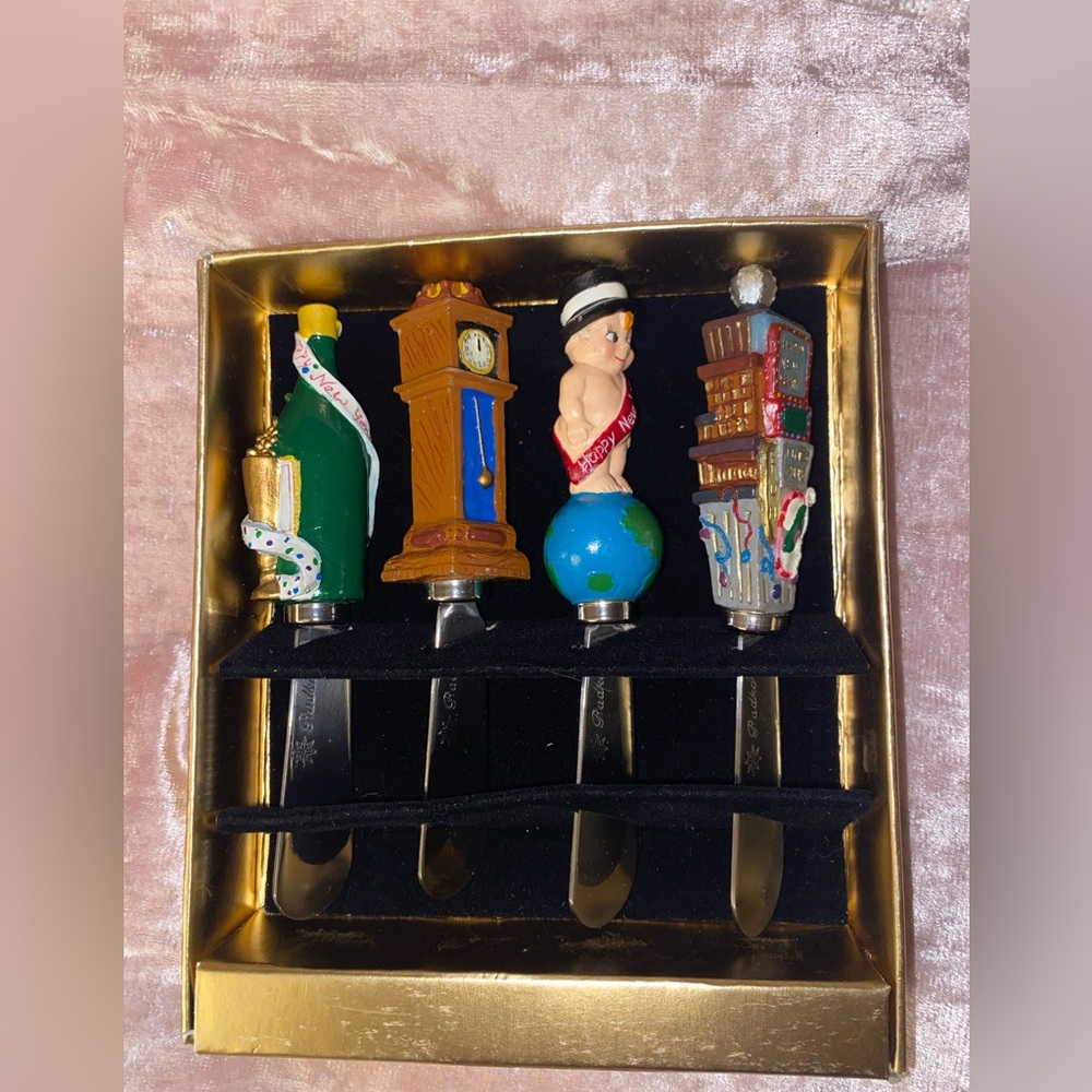 CHRISTOPHER RADKO New Years Eve Hand Painted Pate Knives Spreaders Vintage